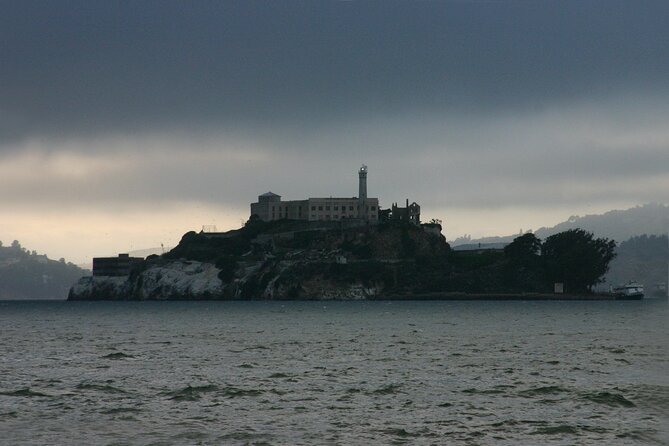 Alcatraz Day Tour and San Francisco Bay Cruise - Golden Gate Bridge by Ferry: 1 Hour of Views Without the Hassle