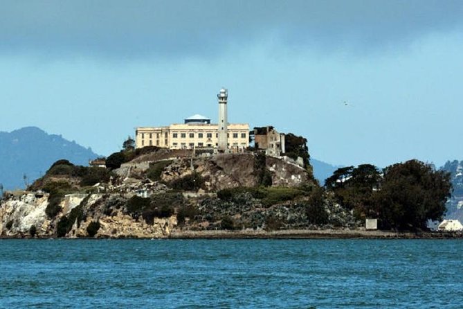 Inside Alcatraz and Golden Gate Bridge Bay Cruise - Entering Alcatraz: how the phone audio tour works