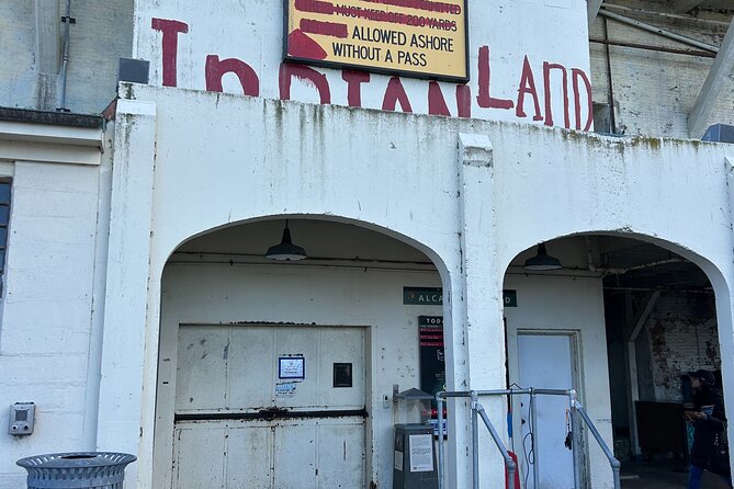 Inside Alcatraz Ticket with a San Francisco E-Bike Rental - Alcatraz Island: touring the cell house with Doing Time audio