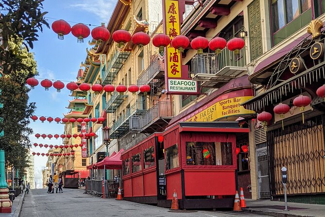 Local Flavors: An Insider's Tour of San Francisco's Hidden Gems - Italian-American streets and the Chinatown contrast