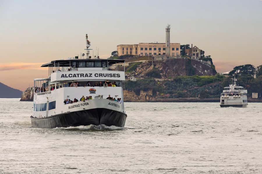 Lombard Leap: Lombard Street, Coit Tower and Chinatown Tour - FAQ