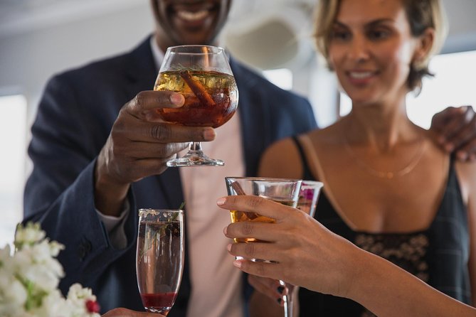New Year's Eve Plated Dinner Cruise on San Francisco Bay - Boarding Moments: Champagne, Party Favors, and Set-Up