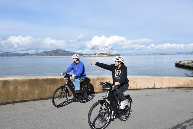 North Beach To Golden Gate Bridge E-Bike Tour - The Golden Gate Bridge stop: 15 minutes to walk, photograph, and use the coffee shop