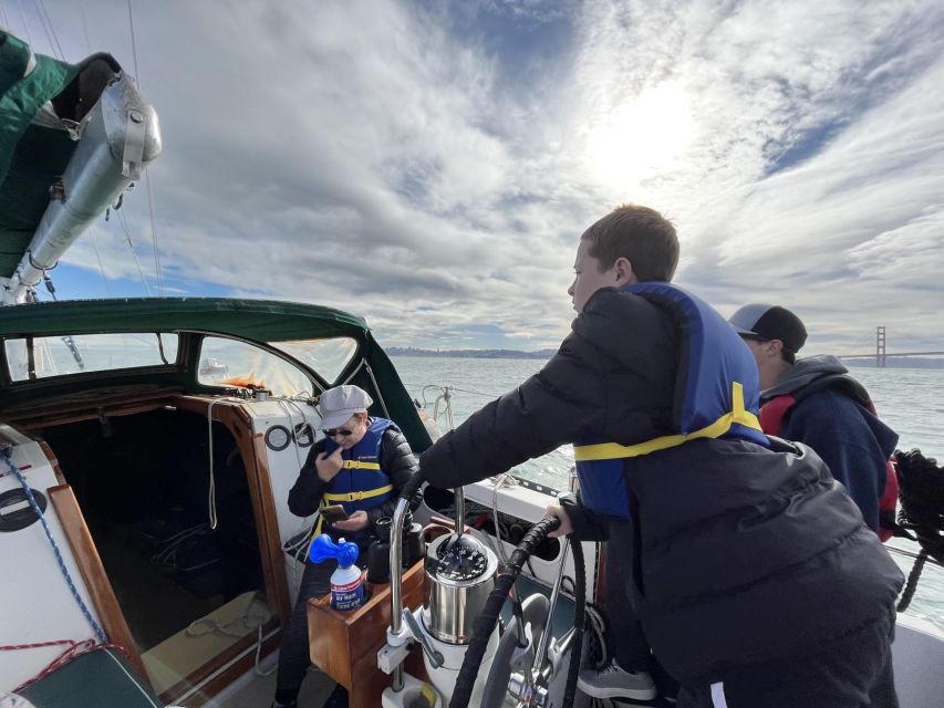 SAN FRANCISCO: (2hr) SUNSET Sailing Experience on SF Bay - The 2-hour route: Golden Gate, Alcatraz, and city lights in sequence
