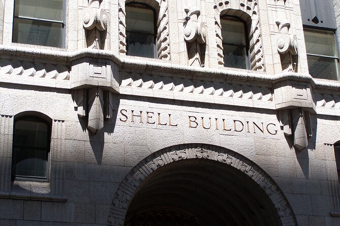 San Francisco Architecture Walking Tour - How the guide teaches you to see buildings from the right angles
