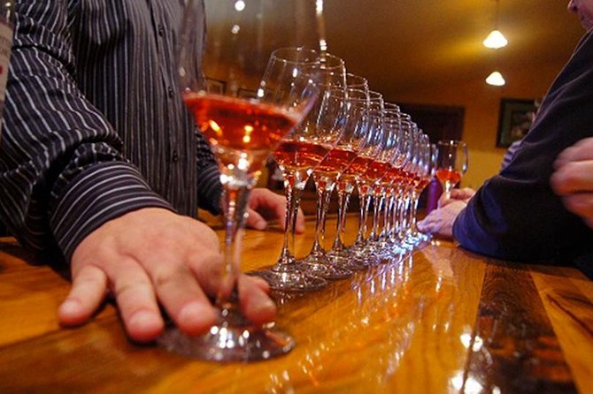 San Francisco: Armstrong Redwoods and Wine Tour with Tastings - The Coach, the Guides, and Why It Matters on a Day Trip