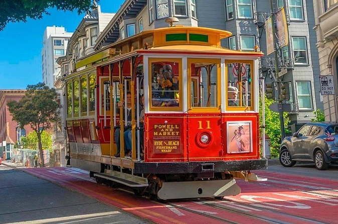 San Francisco: Cable Car Audio Tour with Entrance Ticket - Chinatown on a cable car route: short walk, big mood