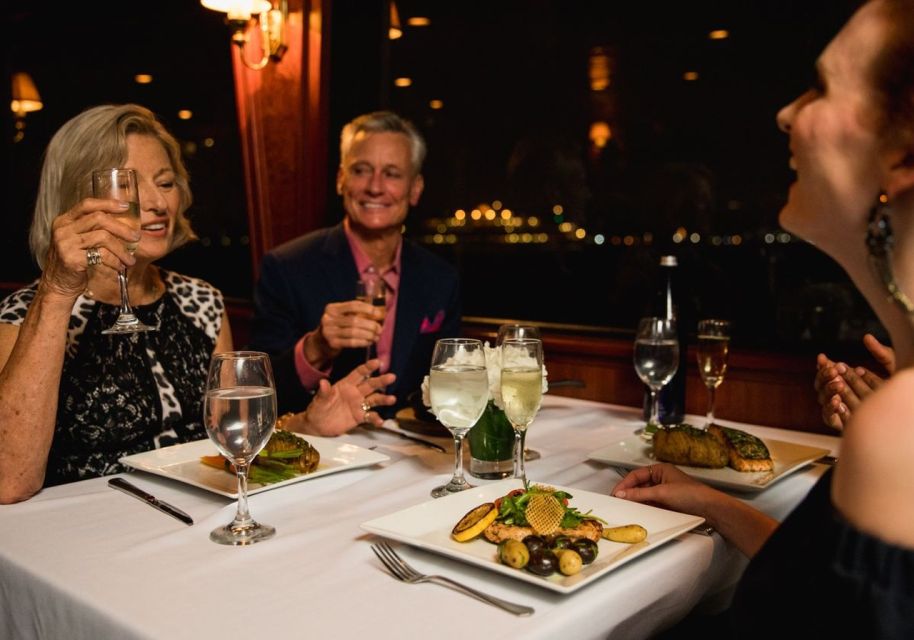 San Francisco: Christmas Day Buffet Brunch or Dinner Cruise - Live Entertainment and Festive Décor Without the Chaos