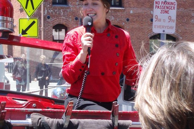 San Francisco Fire Engine Holiday Lights Tour - Guides, Drivers, and That Festive Extra Energy