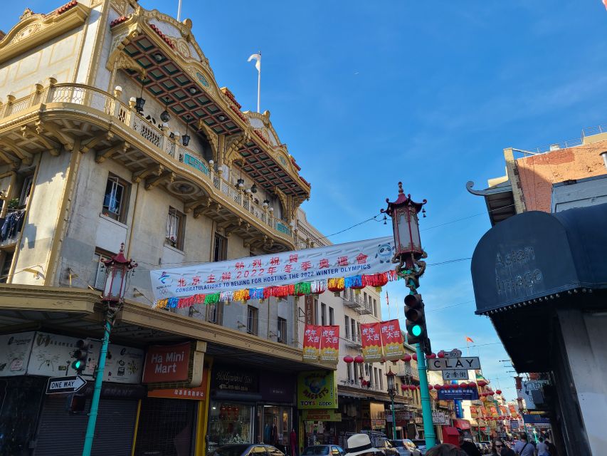 San Francisco: Food Walking Tour of Chinatown & North Beach - Italian craft and pottery hunting: shopping, but in a thoughtful way