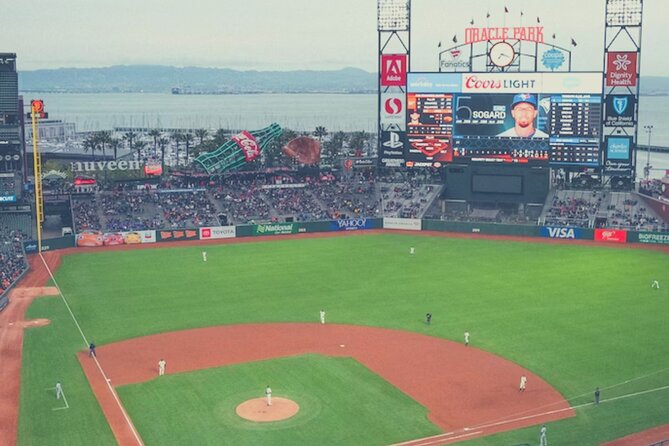 San Francisco Giants Baseball Game at Oracle Park - Downtown San Francisco evenings: Bring layers