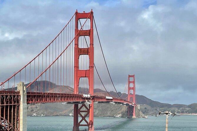 San Francisco Highlights Private 3-Hour Driving Tour - Palace of Fine Arts, Lombard Street, and Pier 39 finish strong
