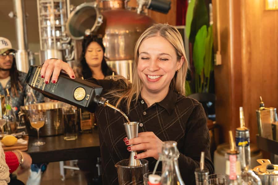 San Francisco: Local Distillery Cocktail Class - Your 90-minute class: tasting first, then mixing