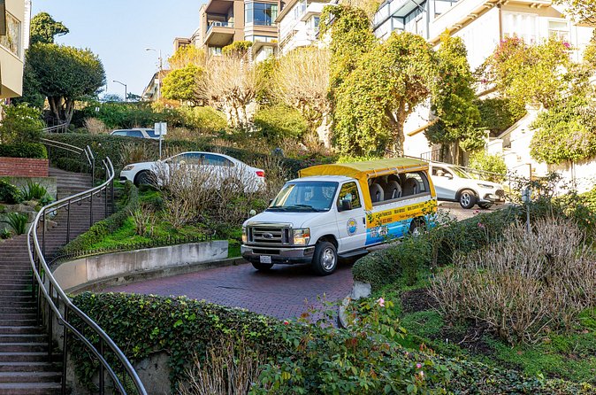 San Francisco: Lombard St Loop 50 Min Best City Highlights Tour - Pacific Heights: Mansions, Views, and the Golden Gate in One Breath