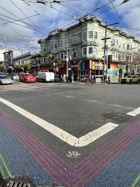 San Francisco : Mission and Castro districts tour in French - Meeting at Cafe de Casa and why the small group matters