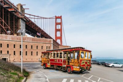 San Francisco: Movie Filming Locations Bus Tour - The Actor-Guide Style: Stories, Flexibility, and Photo Time