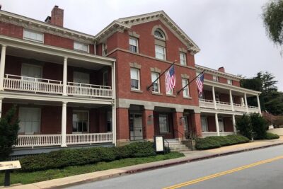 San Francisco Presidio Walking Tour - Meeting at the Lodge at the Presidio and how the walk is paced