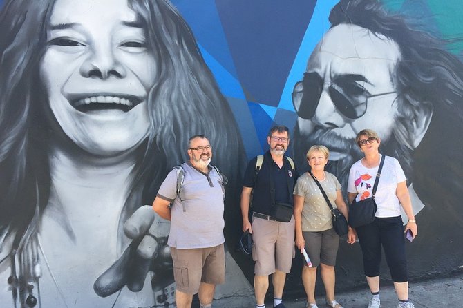"Summer of Love" tour in Haight-Ashbury in French - Stop 1: Haight-Ashbury streets, Victorian houses, and 1967 context