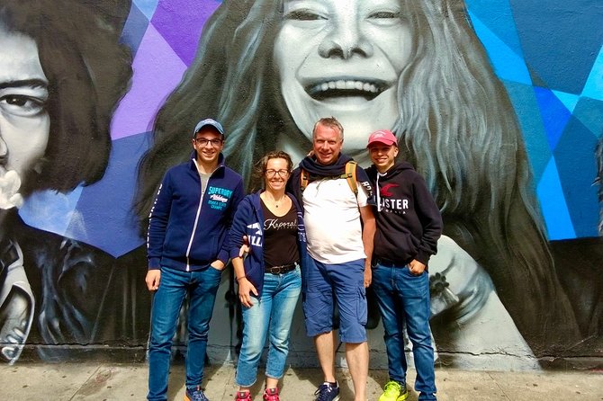 "Summer of Love" tour in Haight-Ashbury in French - Guide energy matters more than you think