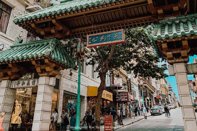 The Best of San Francisco: Private Half-Day Walking Tour - Stop 2: Union Square for the Downtown Beat